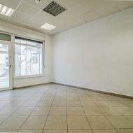 Lokal na sprzedaż